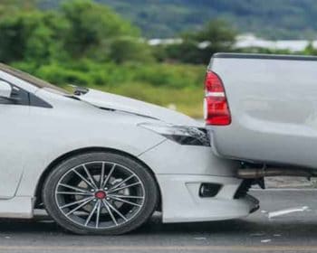 Accident-on-the-road-and-escape-news-site